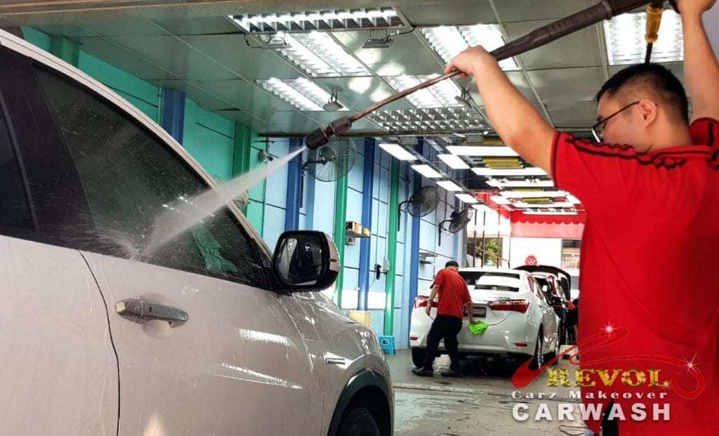 Quick 30 minute car wash service