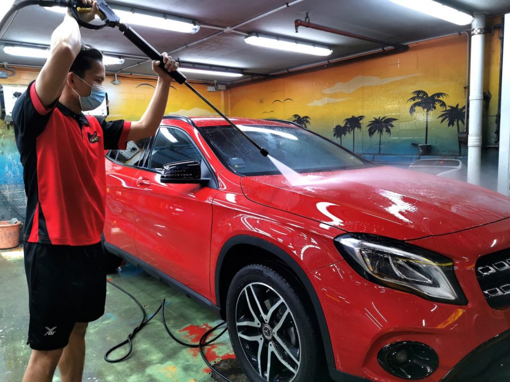 Car wash with water jet before ceramic coating