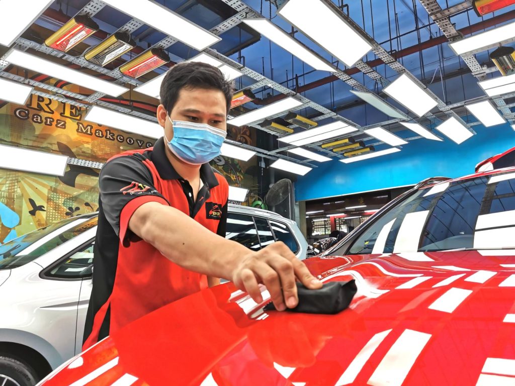 Ceramic coating application with sponge