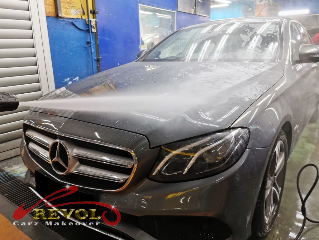 Mercedes final wash after spray painting