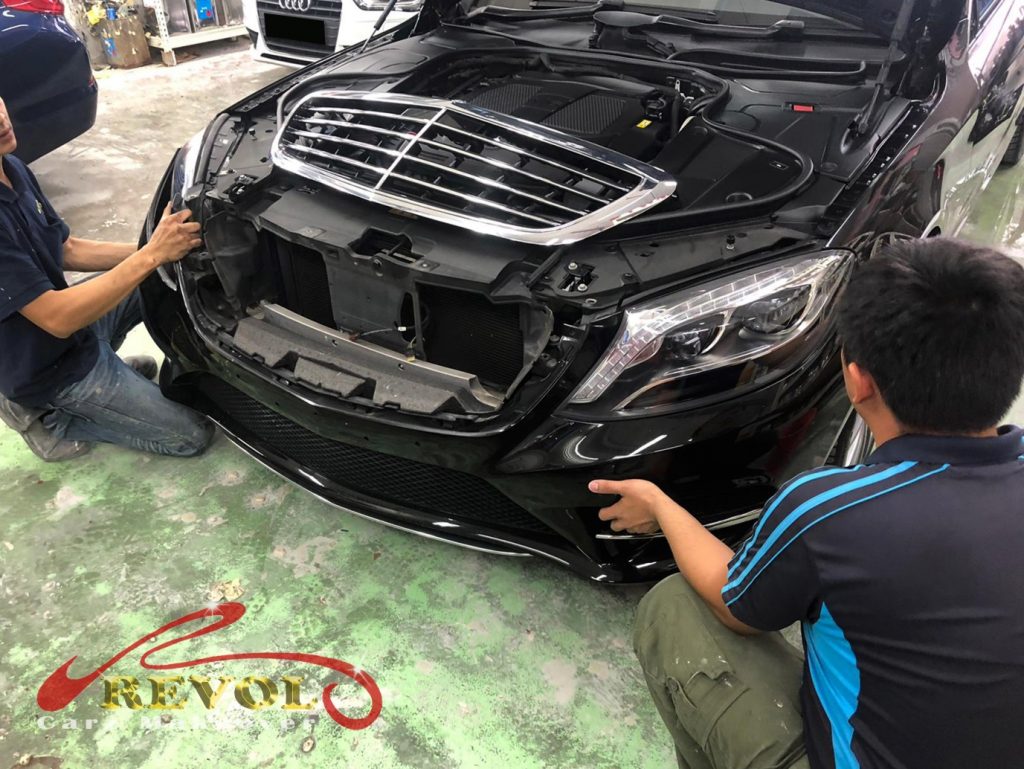 Mercedes dismantling for full spray painting preparation